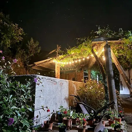 Casa De Emilio Nyaraló Artono